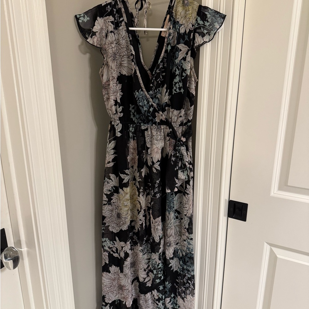 Band of Gypsies Gray and Tan Maxi Sundress V-Neck Flutter Sleeve